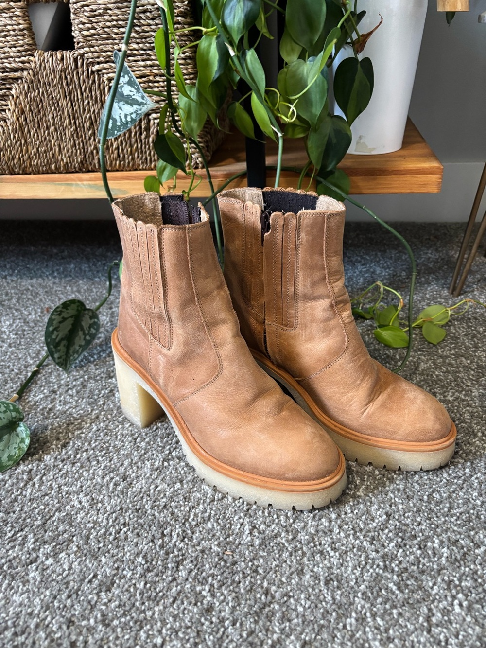 Free People James Chelsea Boots in Tan | Size 38 - Picture 2 of 9